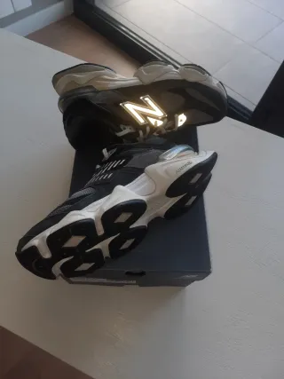 New Balance 9060 Talla 38.5
