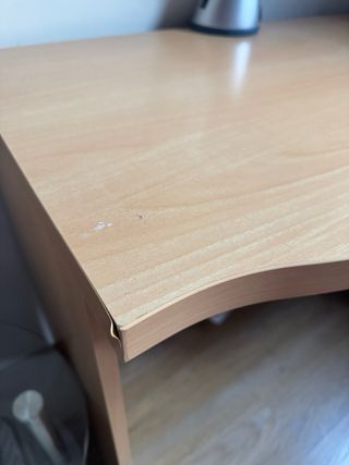 Escritorio madera con cajones azules