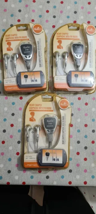 3x Auriculares PSP Go con Radio FM
