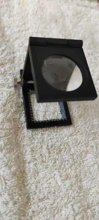 Lupa Cuentahilos metalico grande LED Milimetrado