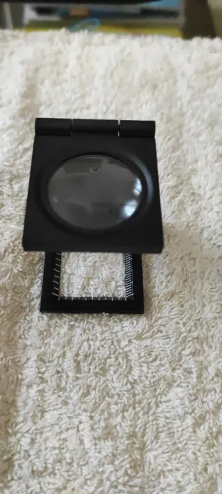 Lupa Cuentahilos metalico grande LED Milimetrado