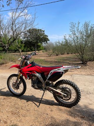 Honda CRF 250R Motocross Roja