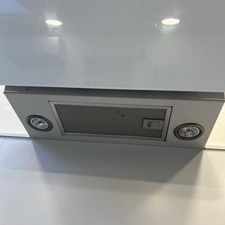 Campana extractora de cocina blanca