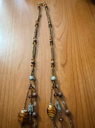 Collana multistrato con perle e pesci