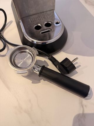 Macchina da caffè DeLonghi con serbatoio in acciaio inossidabile