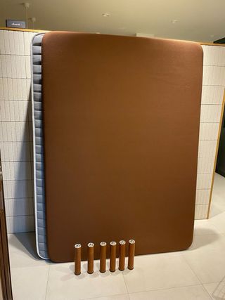 Colchón 135x190 cm con somier y cabecero