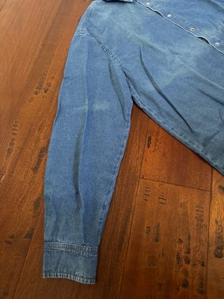 Camicia in jeans da uomo nuova con cartellino