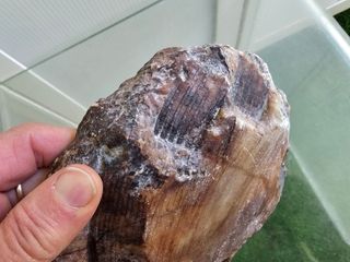 Bandeja o cenicero de roca o piedra natural pulida