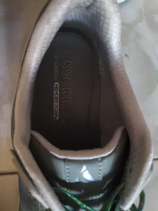 Deportivos Skechers Gris y Verde