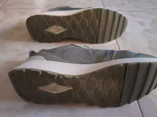 Deportivos Skechers Gris y Verde