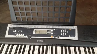 Piano Electrónico Yamaha