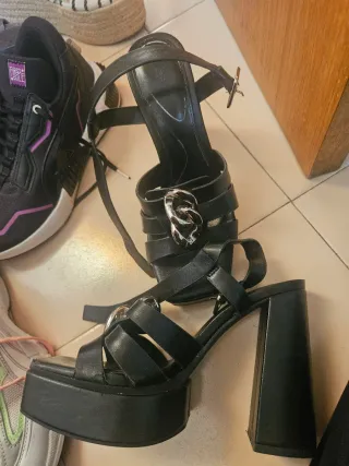 Lote Zapatos y Botas Mujer.regalo dos gafas guess