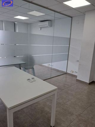 Local comercial en alquiler en Cardenal Benlloch en Mislata