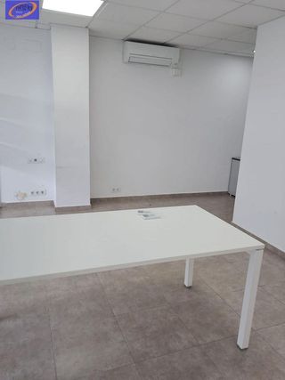 Local comercial en alquiler en Cardenal Benlloch en Mislata