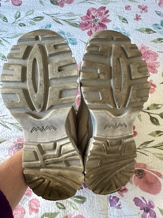 Zapatillas plataforma beige casi nuevas