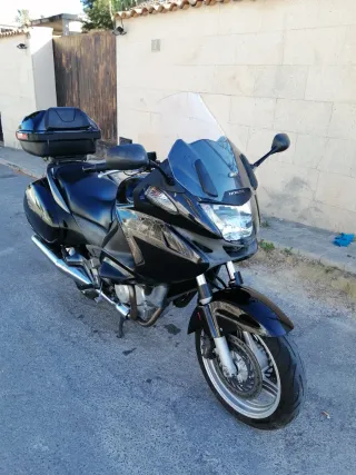 Honda Deauville Negra