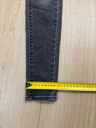 Levi's 710 Super Skinny W24 L30 Grigio