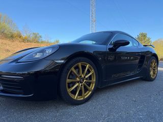 Porsche Cayman 2016