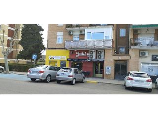 Local comercial en alquiler en Argés