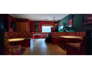 Local comercial en alquiler en Argés