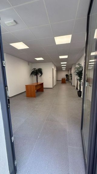 Local comercial en alquiler en Residencial Triana - Barrio Alto en Gabias (Las)