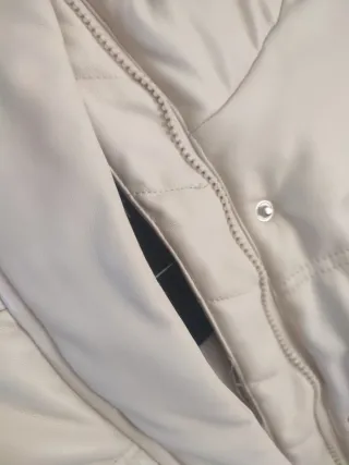 Chaqueta Invierno Stradivarius Beige