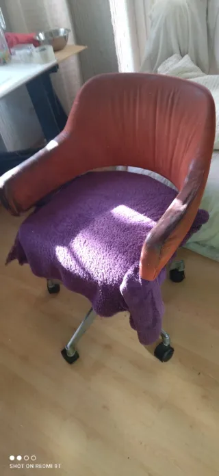 Sillón giratorio cómodo