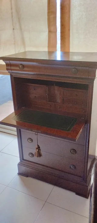 Antigua Cómoda secreter de madera de caoba