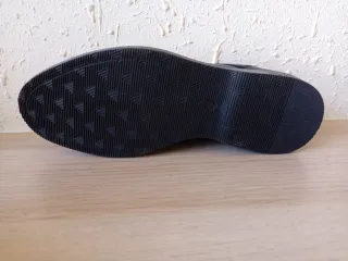 Zapatos bajos de hombre nuevos