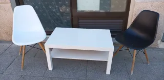 Mesa de centro y 2 sillas