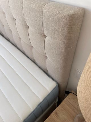 Cabecero de cama beige