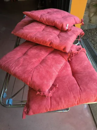 Cuscini per sedia rossi