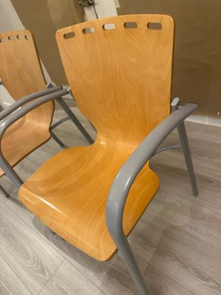 Sedie in legno e metallo