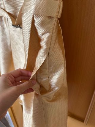 Vestido dorado elegante