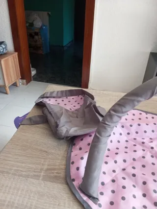 Silla de paseo para muñeca rosa