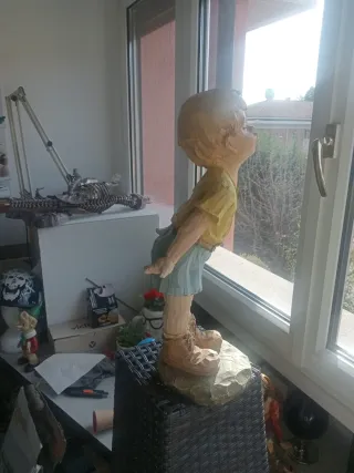 Statua Bambino Resina Effetto Legno