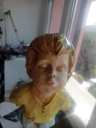 Statua Bambino Resina Effetto Legno