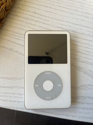 iPod Classic 5ª Gen 30GB Blanco de Segunda mano por 90 EUR en