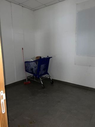 Local comercial en venta en Zona Piscinas en Burriana