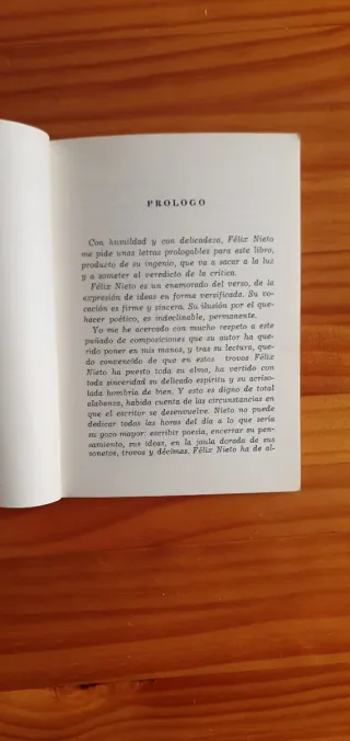 Libro Trovos y Décimas de Feliz Nieto del año 1981
