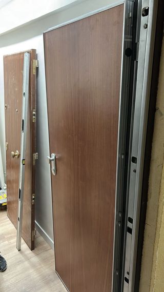 Carpintero Puertas Bilbao,premarcos, rodapiés,suel