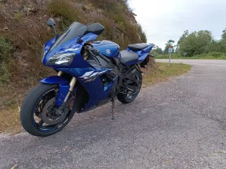 Yamaha R1