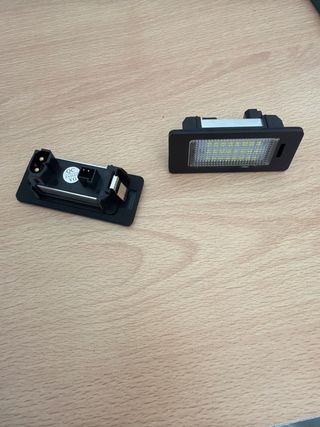 Luces LED matrícula coche