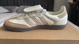Adidas Beige/Marrón Zapatilla Deportiva