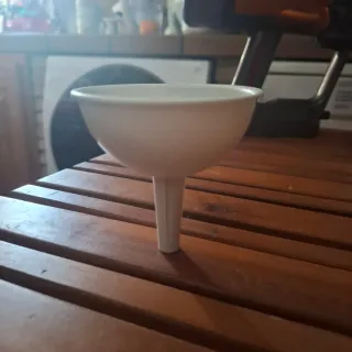 Embudo pequeño blanco