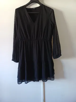 Abrigo beige T42 y vestido negro T44