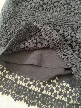 Shorts Stradivarius negros encaje.