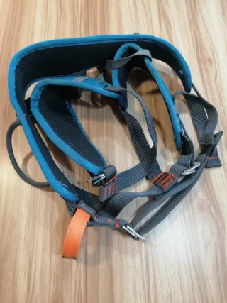 Arnés y pies de gato Simond