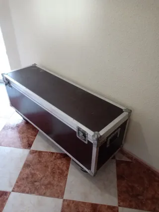 Flightcase Herrajes 127x40x40