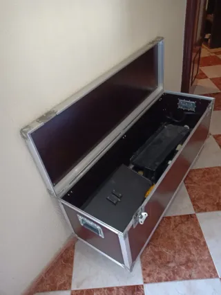 Flightcase Herrajes 127x40x40